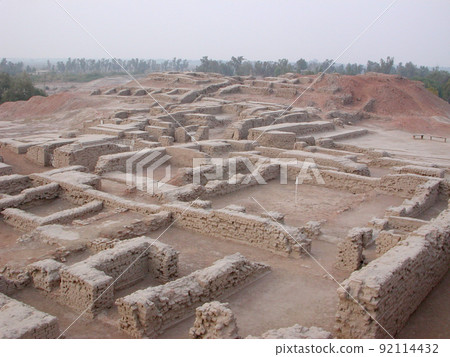 Moenjo-daro ruins @Pakistan / Mohenjo-daro Ruins @ Pakistan 92114432