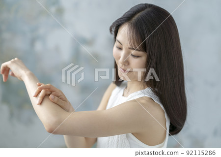 年輕女子美麗形象肖像 92115286