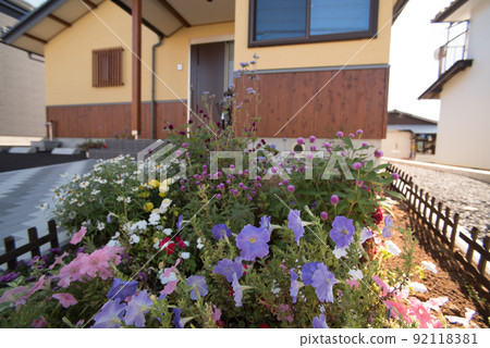 Flowers I met while walking around the Obuse Open Garden in Obuse Town, Kamitakai District, Nagano Prefecture 92118381