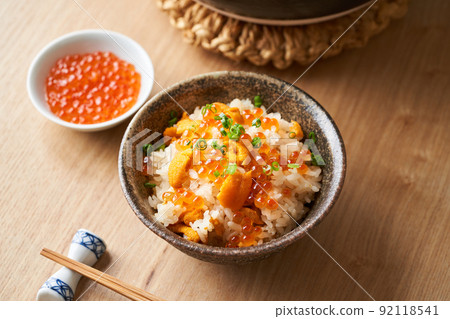 三文魚子海膽飯 92118541