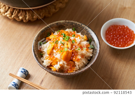 三文魚子海膽飯 92118543