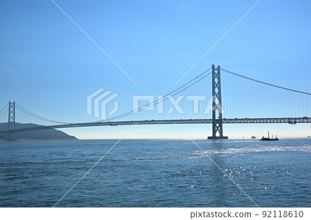 藍天和明石海峽大橋（殭屍） 92118610