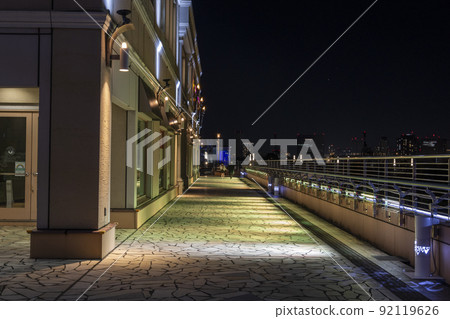 東京台場的夜景照明步道 東京台場的夜景照明步道 92119626