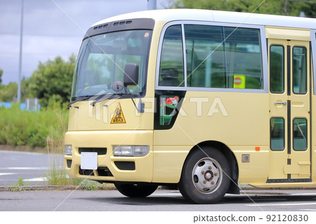 Kindergarten bus image 92120830