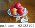 Glass plate, ice and plums 92122109