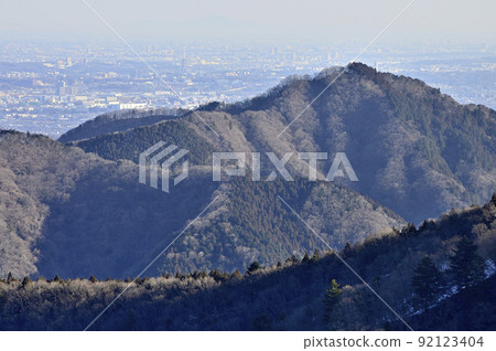 從丹澤能樂爪看景嶽山 從丹澤能樂爪看景嶽山 92123404