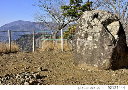 Tanzawa's Sagami Alps, overlooking Ogino Takatoriyama's haiku stones and Oyama 92123444