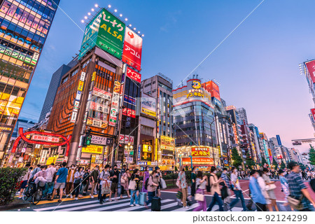 Tokyo cityscape of Japan 7th wave BA.5 Infection super explosion. There are no restrictions on actions, and there is a threatening flow in Kabukicho = July 17th Tokyo cityscape of Japan 7th wave BA.5 Infection super explosion. There are no restrictions on actions, and there is a threatening flow in Kabukicho = July 17th 92124299