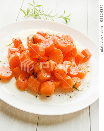 Warm carrot salad Warm carrot salad 92124573