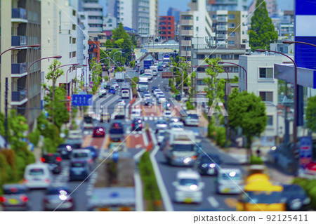 Miniature-style cityscape of Kannana-dori [Traffic image] 92125411