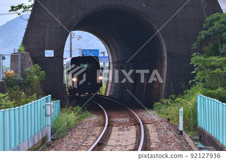 Asa Kaigan Railway dmv passes through the town tunnel and approaches Kaifu Station 92127936
