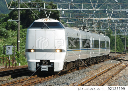北陸本線 新引田 JR 西 683 系列 S03 機關(金澤)白鷺 北陸本線 新引田 JR 西 683 系列 S03 機關(金澤)白鷺 92128399