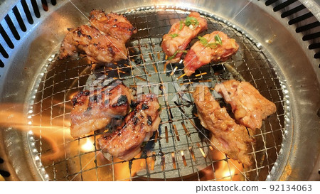Japanese black beef grilled meat (medium-sized ribs) 92134063