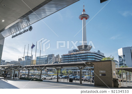 京都車站前車站前旋轉和京都塔下京區京都市 92134533