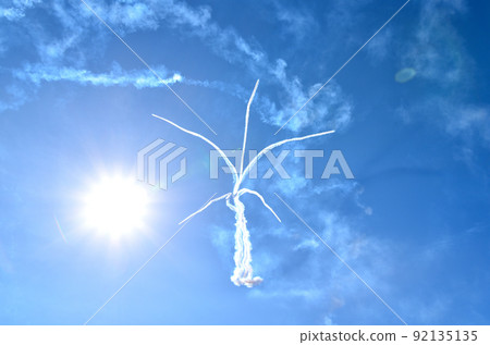 T-4 Blue Impulse aerobatics flight brilliant upward aerial flowering 92135135