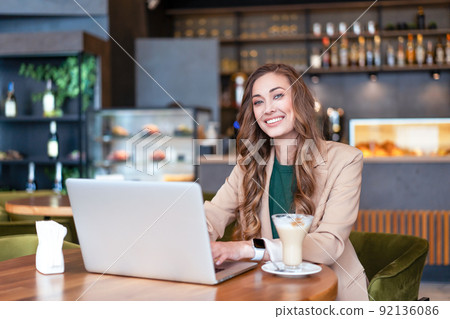 business woman 92136086