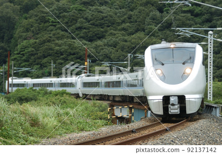 北陸本線敦賀新引田JR西683系列T24+T33編隊(金澤)雷鳥 北陸本線敦賀新引田JR西683系列T24+T33編隊(金澤)雷鳥 92137142