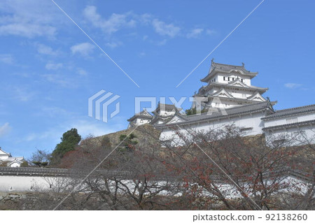 在藍天的姬路城堡 在藍天的姬路城堡 92138260