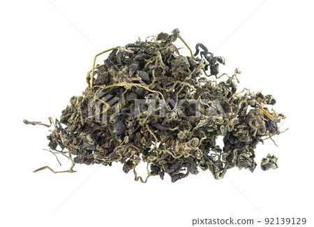 Dry gynostemma pentaphyllum leaf isolated on white blackground. Jiaogulan or Miracle grass. Chinese herbal tea. Dry gynostemma pentaphyllum leaf isolated on white blackground. Jiaogulan or Miracle grass. Chinese herbal tea. 92139129