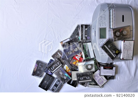 收音機盒式磁帶播放器和大量盒式磁帶 92140020