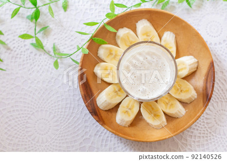 Banana juice that is good for health and diet 92140526