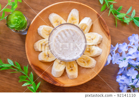 Banana juice that is good for health and diet 92141110