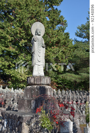 Bodhisattva statue in the precincts of Ishidoji Temple, Higashiomi City, Shiga Prefecture Bodhisattva statue in the precincts of Ishidoji Temple, Higashiomi City, Shiga Prefecture 92148896