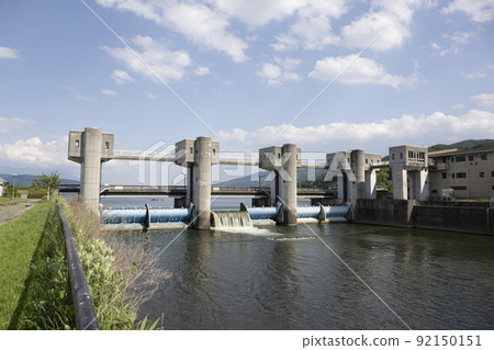 Kamaguchi Suimon of Lake Suwa, the starting point of the Tenryu River Kamaguchi Suimon of Lake Suwa, the starting point of the Tenryu River 92150151