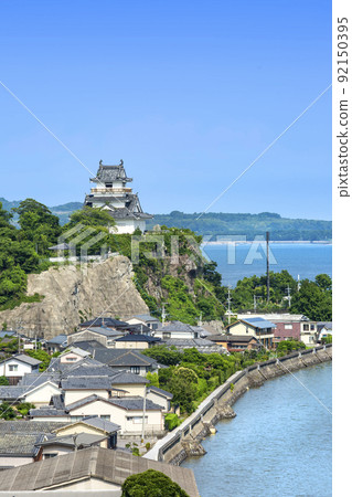 Kitsuki Castle and cityscape at the mouth of the Yasaka River 92150395