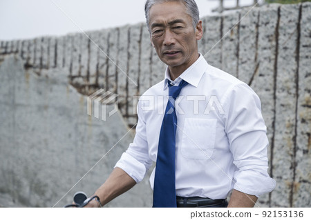 Middle-aged male doctor dispatched to conflict area Middle-aged male doctor dispatched to conflict area 92153136