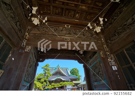 從東京都葛飾區柴又七丁目入口的二天門看大釋道 從東京都葛飾區柴又七丁目入口的二天門看大釋道 92155682