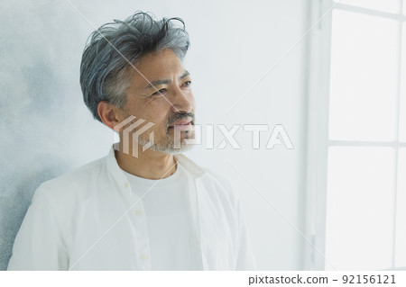 灰頭髮的人 灰頭髮的人 92156121