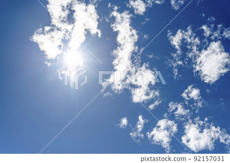 夏天天空太陽和雲彩橫濱 92157031