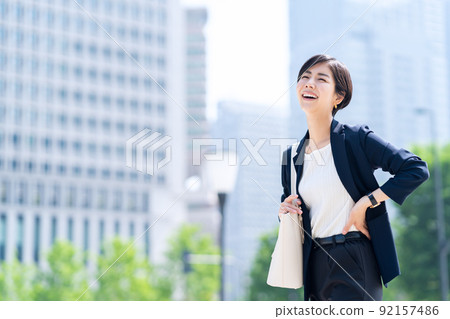 女性商務通勤辦公室 92157486