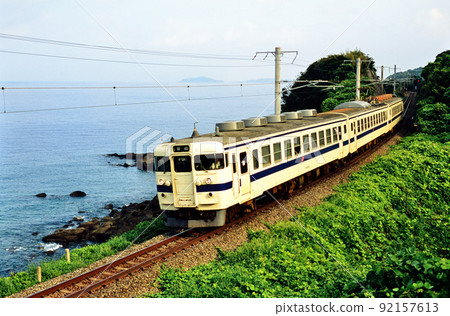 2003 Three 475 series local trains running on the old Kagoshima Main Line 92157613