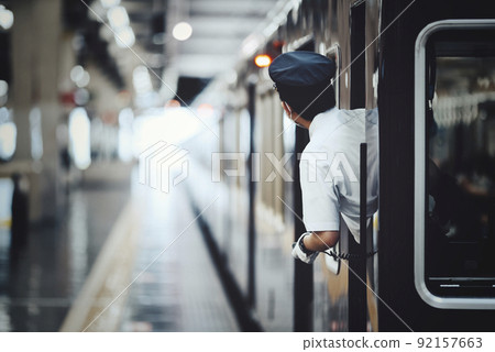 Train and conductor 92157663
