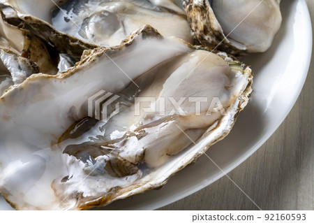 Fresh and delicious oysters Fresh and delicious oysters 92160593