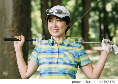 女子打高爾夫球 女子打高爾夫球 92162470