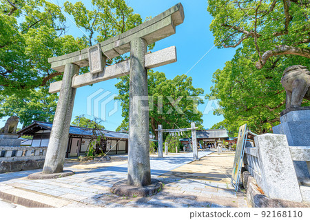 福岡縣海町的夏天的海八幡宮 92168110