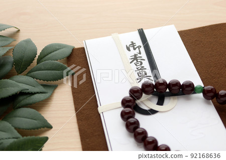 Envelope of the incense to bring to the farewell ceremony at night Image of the funeral 7 Envelope of the incense to bring to the farewell ceremony at night Image of the funeral 7 92168636