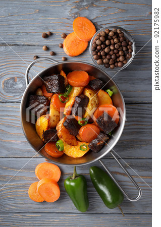 Concept of tasty food with beef with vegetables, top view 92175982