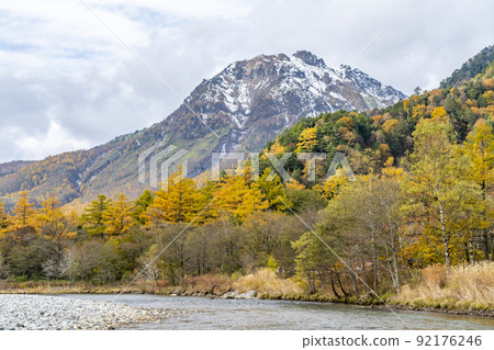 Late autumn in Kamikochi Mt. Yake 92176246