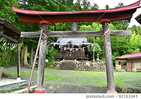 埼玉縣秩父市植北庵的椋神社第二鳥居和禮拜堂 埼玉縣秩父市植北庵的椋神社第二鳥居和禮拜堂 92181043