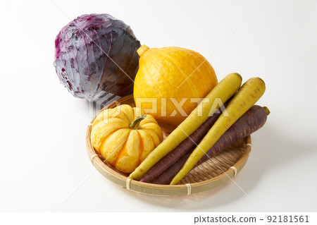 夏季高原蔬菜白色背景 92181561