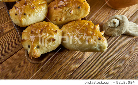 Children's pies figurines hedgehogs Children's pies figurines hedgehogs 92185084
