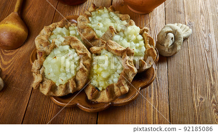 Karelian pasty with apples 92185086