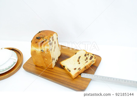 Freshly baked raisin bread Freshly baked raisin bread 92185144