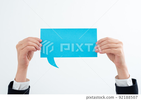 Businesswoman Holding Speech Bubble With Important Messages. Woman Presenting Crutial Informations On Dialogue Balloon. Lady Showing Recent Updates On Paper. Businesswoman Holding Speech Bubble With Important Messages. Woman Presenting Crutial Informations On Dialogue Balloon. Lady Showing Recent Updates On Paper. 92188507