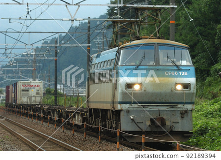 東海道本線柏原近江長岡JR貨運EF66-126(吹田) 東海道本線柏原近江長岡JR貨運EF66-126(吹田) 92189394