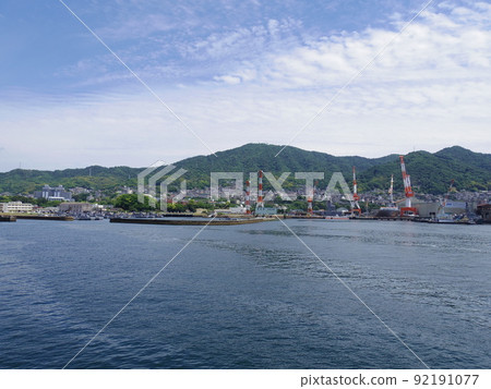 從海上看到的廣島吳港 92191077